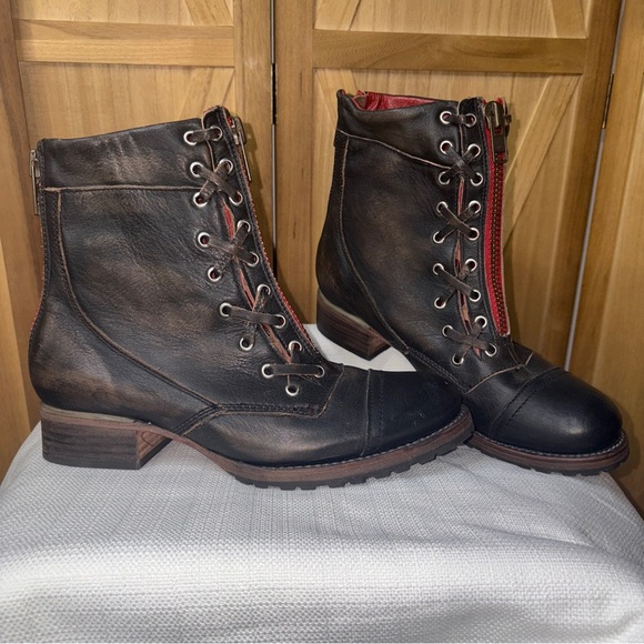 Freebird by Steven Distressed Black and Brown Leather Boots - Picture 1 of 12